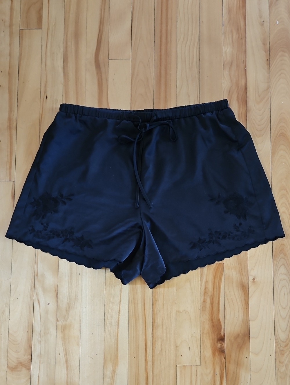 Zara Black Short With Black Flower Embroidery.